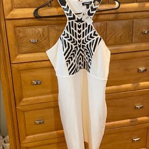 Women’s White Dress with Black design on Front!